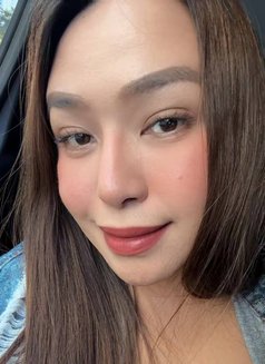 Kweenee - Acompañantes transexual in Makati City Photo 1 of 8