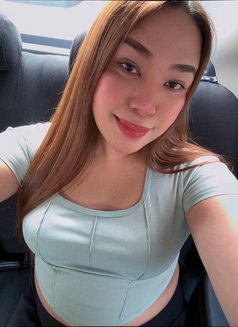 Kweenee - Acompañantes transexual in Makati City Photo 4 of 8