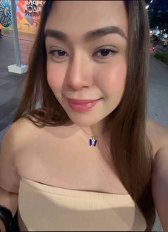 Kweenee - Acompañantes transexual in Makati City Photo 5 of 8