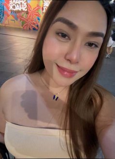 Kweenee - Acompañantes transexual in Makati City Photo 6 of 8