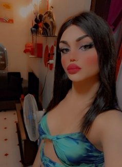 Kwyn Naya - Transsexual escort in Beirut Photo 14 of 15