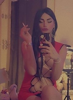 Kwyn Naya - Transsexual escort in Beirut Photo 1 of 14