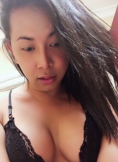 Ky Jell - Transsexual escort in Manila Photo 5 of 23