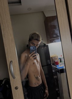 Ky Xavier - Male escort in Manila Photo 6 of 6
