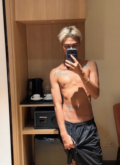 Ky Xavier - Acompañantes masculino in Manila Photo 1 of 6