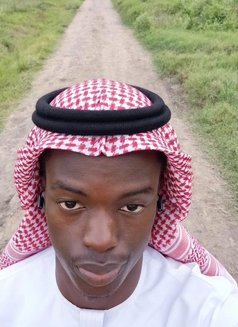 Kyan - Male escort in Nairobi Photo 7 of 8