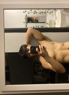 Kye Toki - Acompañantes masculino in Manila Photo 10 of 12