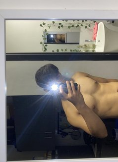 Kye Toki - Acompañantes masculino in Manila Photo 12 of 12