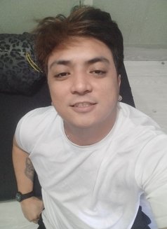 Kyle Austin Massuer - Male escort in Manila Photo 12 of 30