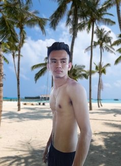 Kyle Ciano - Acompañantes masculino in Manila Photo 1 of 6