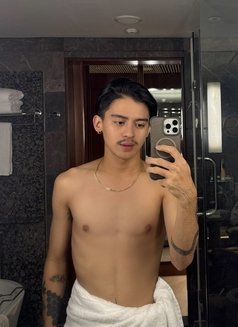 Kyle Gray TWINKS - Male escort in Bangkok Photo 4 of 9