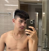 Kyle Gray TWINKS - Male escort in Hong Kong