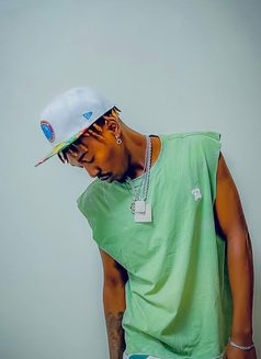 CUMMALOT - Male escort in Nairobi Photo 2 of 5