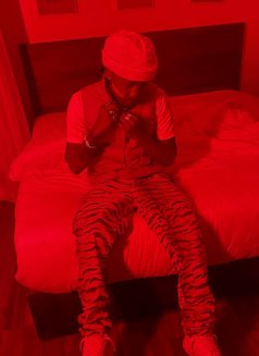 CUMMALOT - Male escort in Nairobi Photo 3 of 5