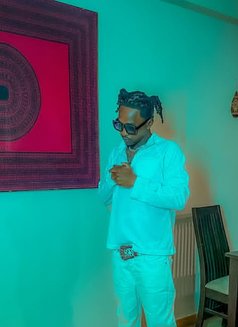 CUMMALOT - Male escort in Nairobi Photo 4 of 5