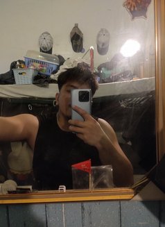 Kyle Massajee - Male companion in Makati City Photo 23 of 25