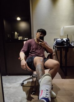 Kyle Massajee - Male companion in Makati City Photo 24 of 25