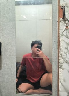 Kyle Massuer - Male escort in Makati City Photo 16 of 30