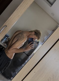 Ky Xavier - Male escort in Manila Photo 3 of 6