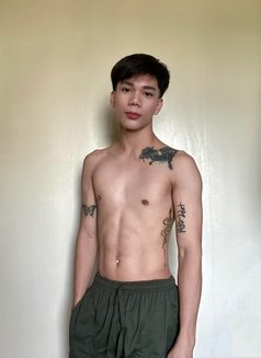 Kyler - Male escort in Manila Photo 3 of 5