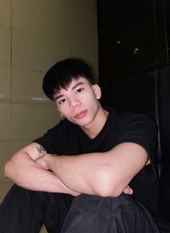 Kyler - Male escort in Manila Photo 5 of 5