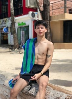 Kyler - Male escort in Manila Photo 1 of 4