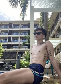 Kyler - Male escort in Manila Photo 3 of 4