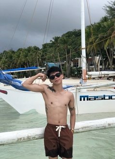 Kyler - Male escort in Manila Photo 5 of 6