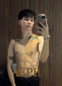 Kyler - Male escort in Manila Photo 4 of 4