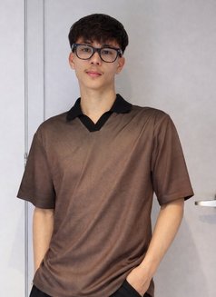 Kyler - Male escort in Manila Photo 1 of 7