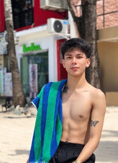 Kyler - Male escort in Manila Photo 5 of 7