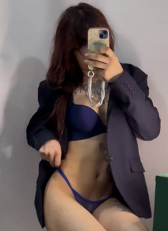 Kylie Chaudhary - Transsexual escort in Gurgaon Photo 9 of 12