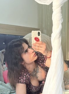 Kylie Chaudhary - Transsexual escort in Gurgaon Photo 19 of 22