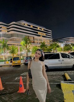 Kylie - escort in Manila Photo 5 of 5