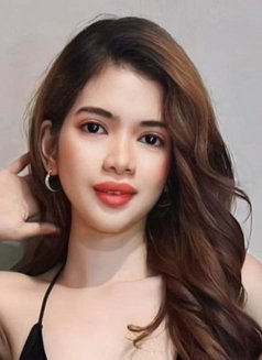 Kylie - escort in Manila Photo 1 of 6