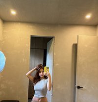 Kate - escort in Manila Photo 9 of 17