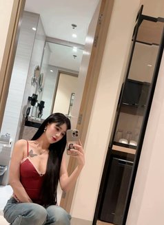 Kylie - escort in Manila Photo 4 of 8