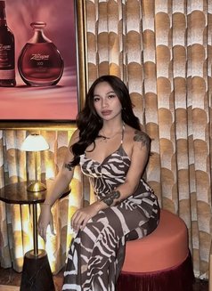 Kylie - escort in Singapore Photo 2 of 10
