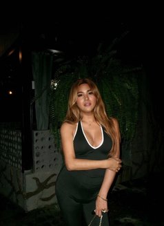 Versatile Cummer Kylie - Acompañantes transexual in Kuala Lumpur Photo 15 of 17