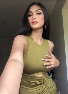 Kylie Garcia - escort in Makati City Photo 3 of 5