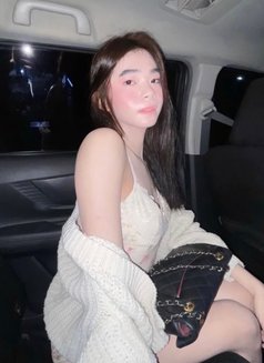 Kylie Halili - Acompañantes transexual in Manila Photo 5 of 5