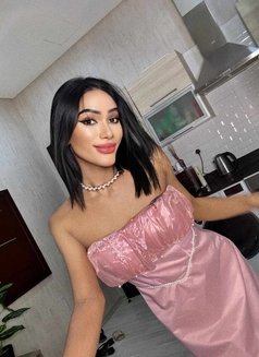 Kylie both bigdick - Acompañantes transexual in Al Manama Photo 1 of 11