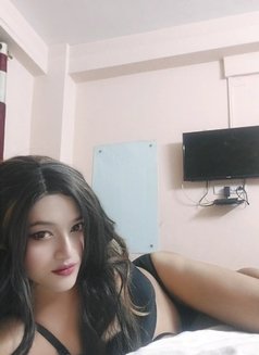 Kylie - Transsexual escort in Bangalore Photo 11 of 18