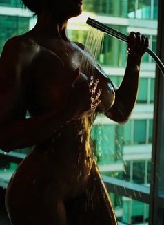 Kylie London - escort in London Photo 3 of 14