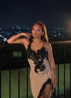 Kylie Summer - escort in Dubai Photo 3 of 5