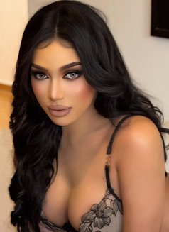 Kylie كايلي - Transsexual escort in Phuket Photo 1 of 16