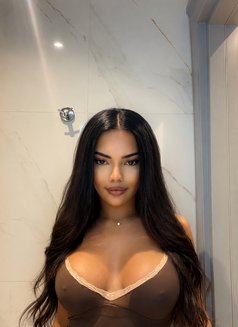 Kylie - puta in İstanbul Photo 22 of 22