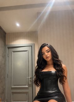 Kylie - puta in İstanbul Photo 18 of 20