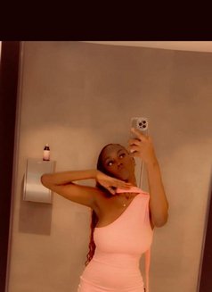 Kylie - escort in Dubai Photo 4 of 4