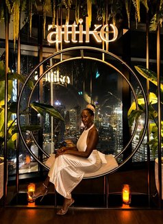 Kylie - puta in Dubai Photo 2 of 10